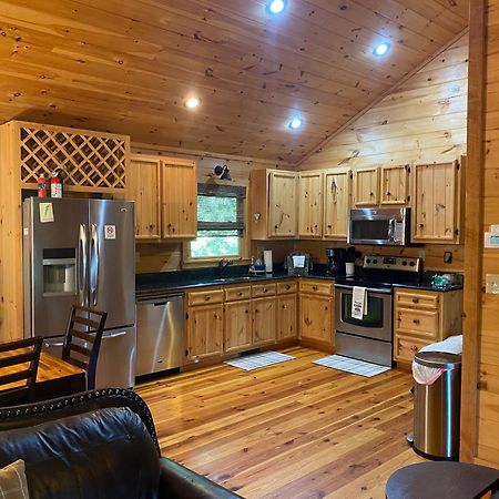 Cherry LogThe Cozy Lazy Laurel With Year-Round Mountain Views, Hot Tub, Fire Pit别墅 外观 照片