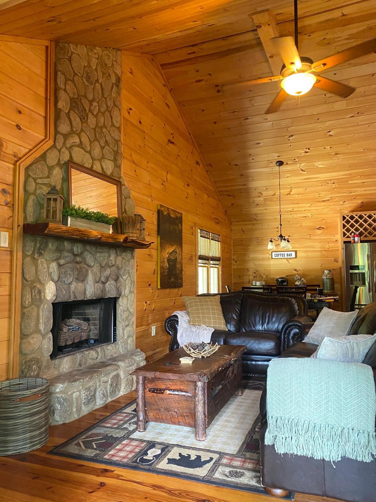Cherry LogThe Cozy Lazy Laurel With Year-Round Mountain Views, Hot Tub, Fire Pit别墅 外观 照片