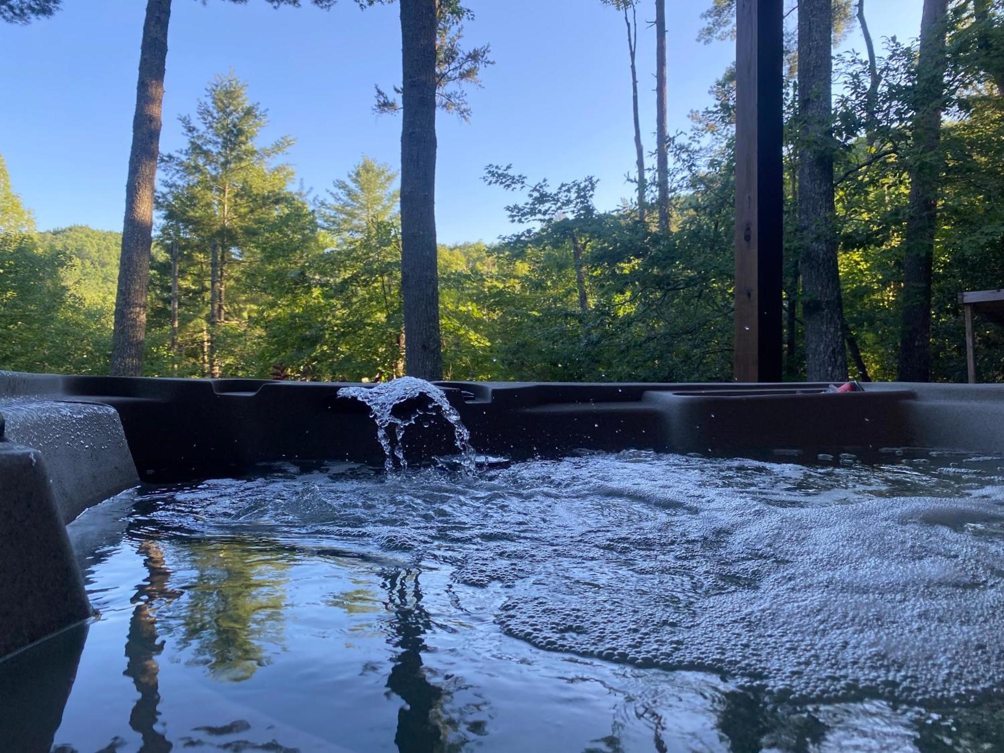 Cherry LogThe Cozy Lazy Laurel With Year-Round Mountain Views, Hot Tub, Fire Pit别墅 外观 照片
