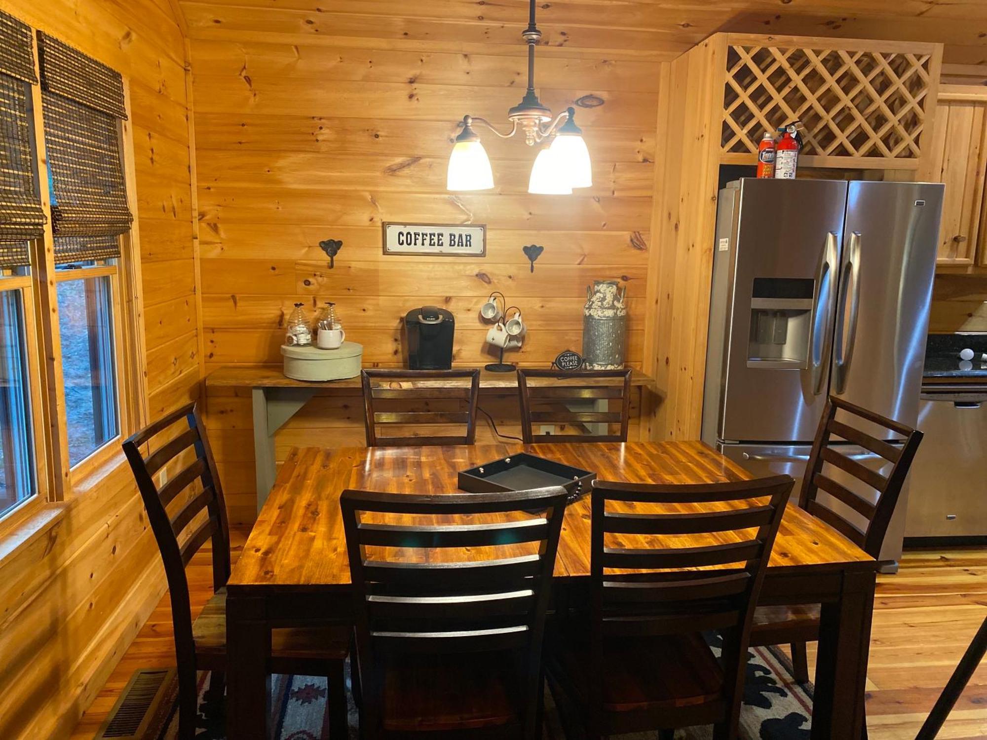 Cherry LogThe Cozy Lazy Laurel With Year-Round Mountain Views, Hot Tub, Fire Pit别墅 外观 照片