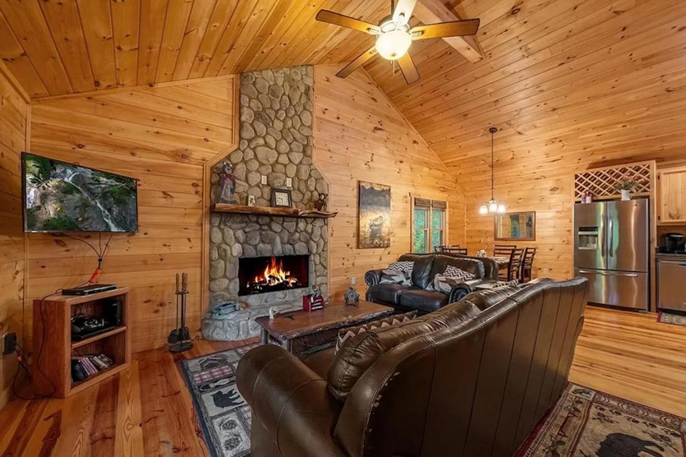 Cherry LogThe Cozy Lazy Laurel With Year-Round Mountain Views, Hot Tub, Fire Pit别墅 外观 照片