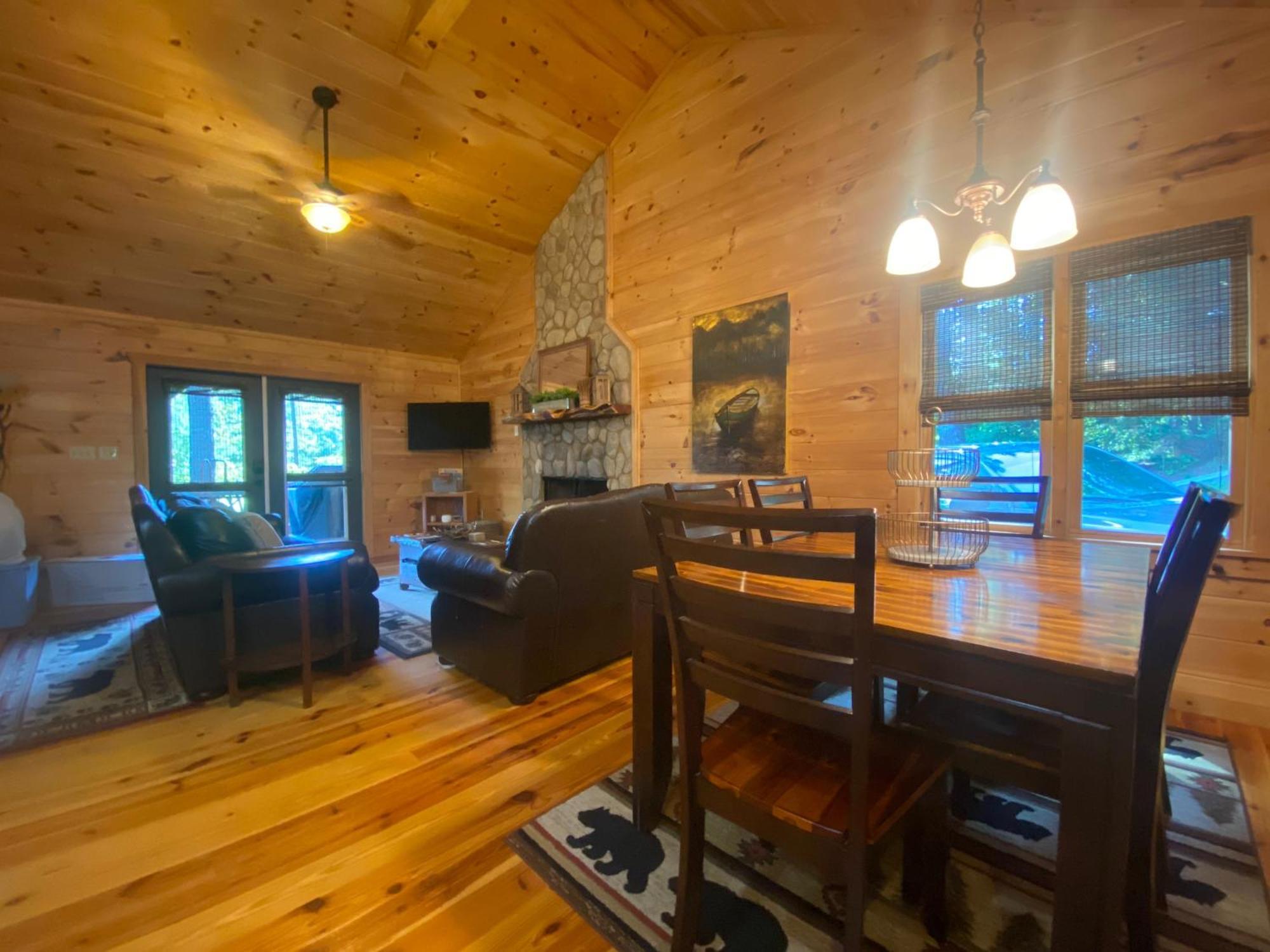 Cherry LogThe Cozy Lazy Laurel With Year-Round Mountain Views, Hot Tub, Fire Pit别墅 外观 照片