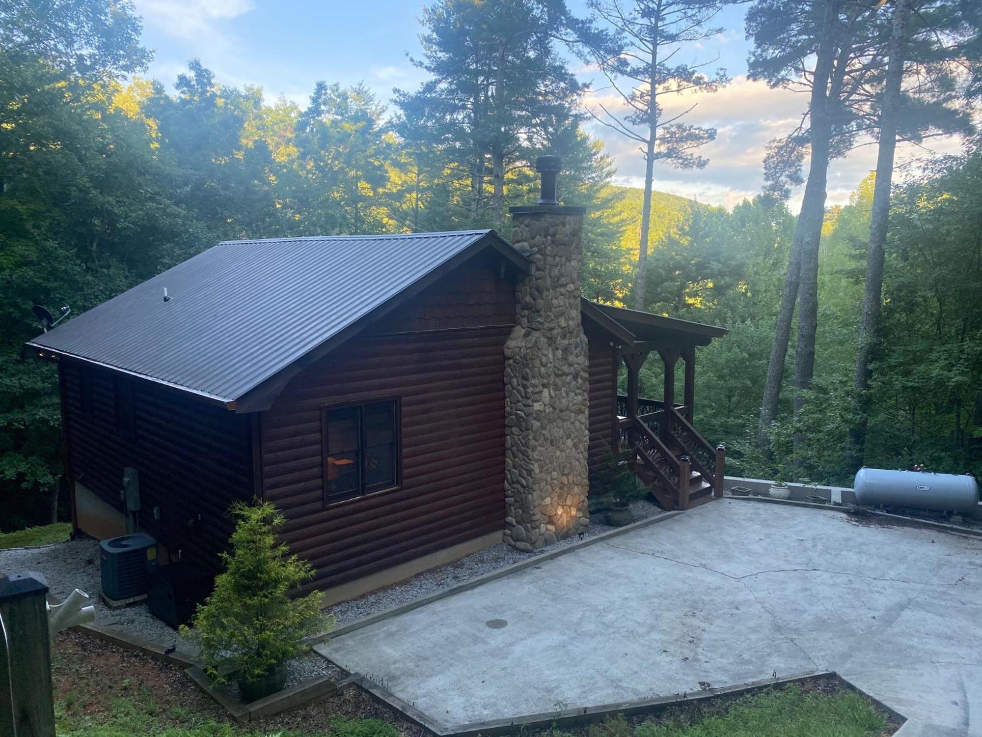 Cherry LogThe Cozy Lazy Laurel With Year-Round Mountain Views, Hot Tub, Fire Pit别墅 外观 照片